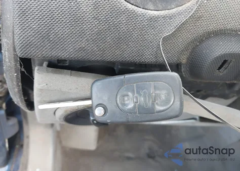 2000 Volkswagen New Beetle Gls 1.8L Turbo z USA, uszkodzony, nr VIN 3VWCD21C3YM494043